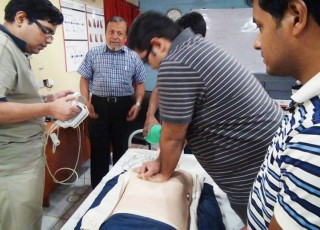 ACLS (Advance Cardiovascular Life Support)
